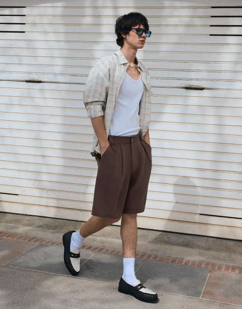 Bershka - Getailleerde geplooide bermudashort in bruin - view 1