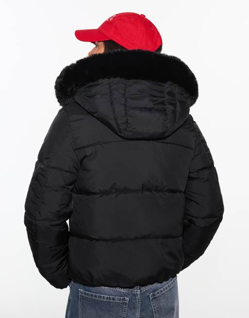 Bershka gewatteerd jack met faux-fur capuchon in zwart, 3 van 5