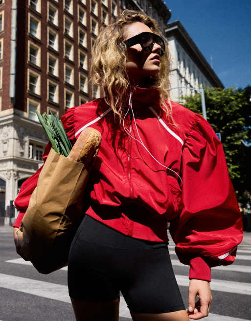 Bershka giacca arricciata con profili a contrasto rossi, 2 di 5