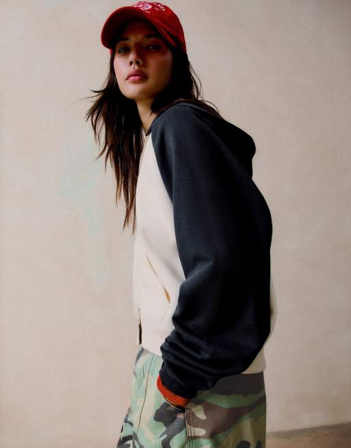 Bershka giacca con cappuccio in pile con zip blu navy, 2 di 5