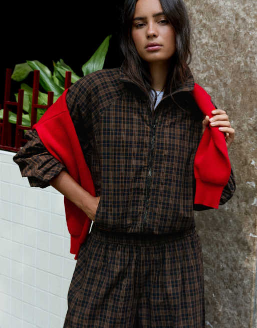 Bershka giacca leggera a quadri marrone, 2 di 5