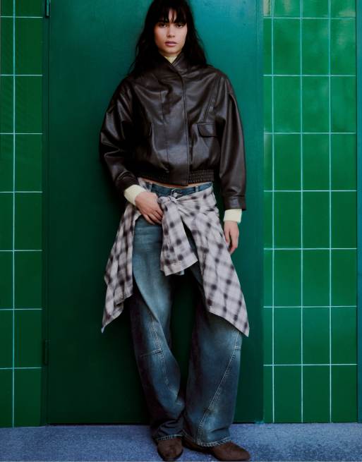 Bershka giacca oversize effetto pelle con colletto incrociato grigia, 4 di 5