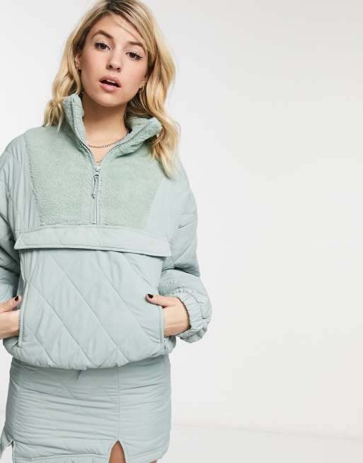 Bershka - Giacca oversize trapuntata con zip corta color verde salvia in coordinato