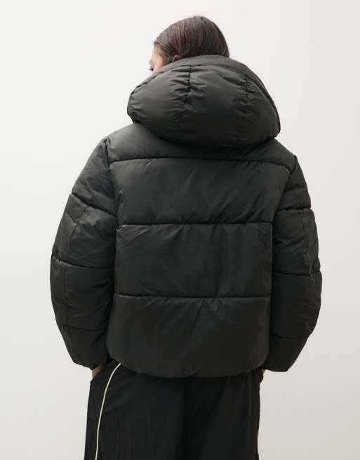 Bershka giacca puffer oversize con cappuccio nera, 3 di 5