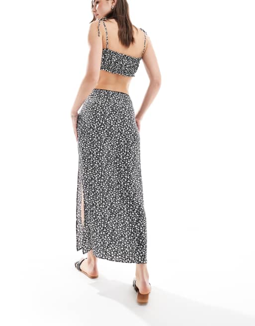 Bershka Gonna lunga nera e bianca a fiori con finiture a contrasto ASOS