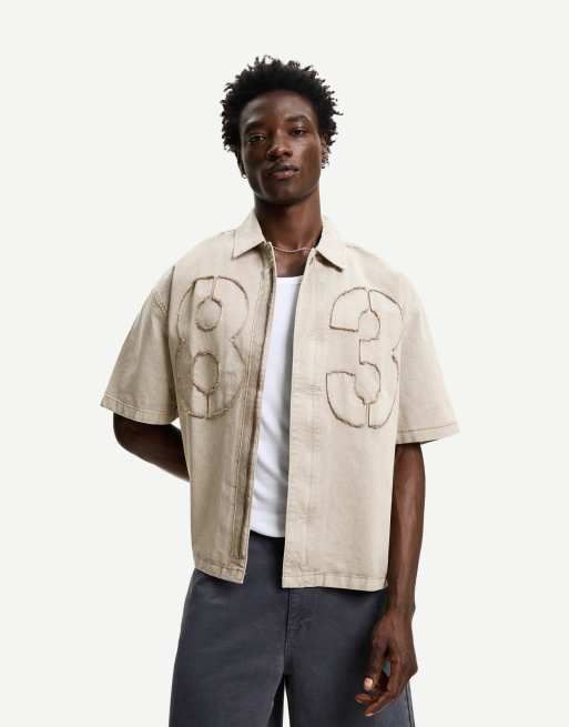 Bershka - Grå kortærmet firkantet skjorte med broderi
