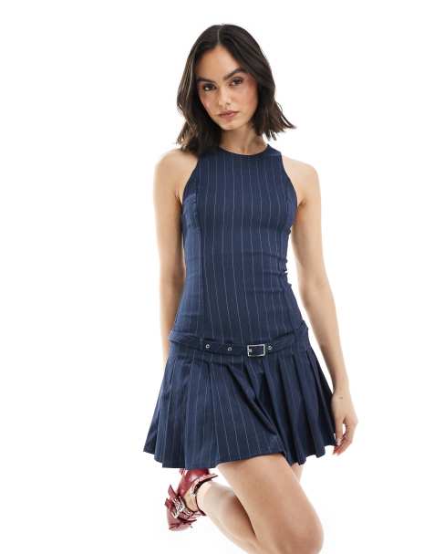 Bershka – Granatowa elegancka sukienka mini z dekoltem halter w prążki - view 1