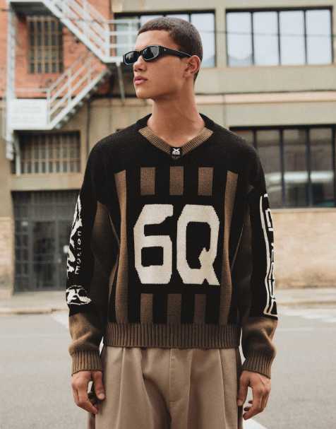 Bershka Graphic boxy jacquard v-neck jumper in brown - view 1