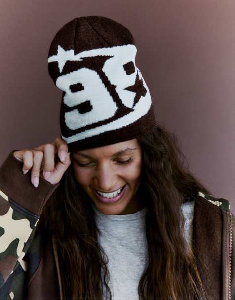 Bershka Graphic knit beanie in white and black - view 1
