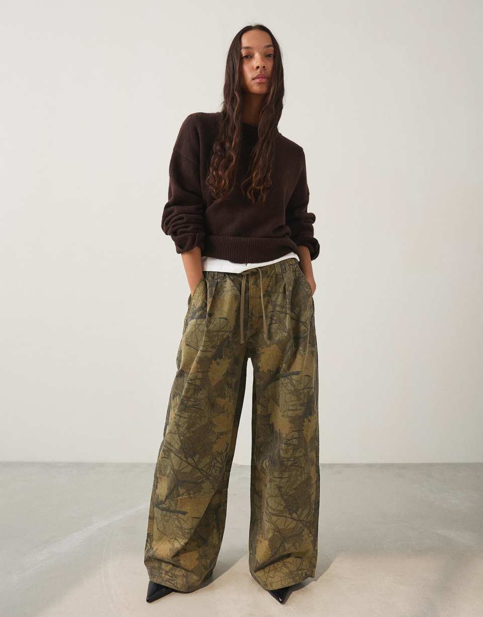 Printed parachute cargo trousers