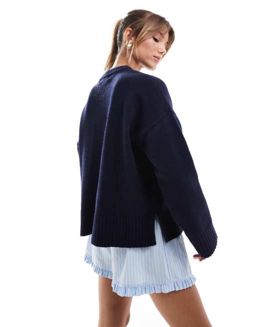 Bershka Grofgebreide trui met ronde hals in marineblauw ASOS