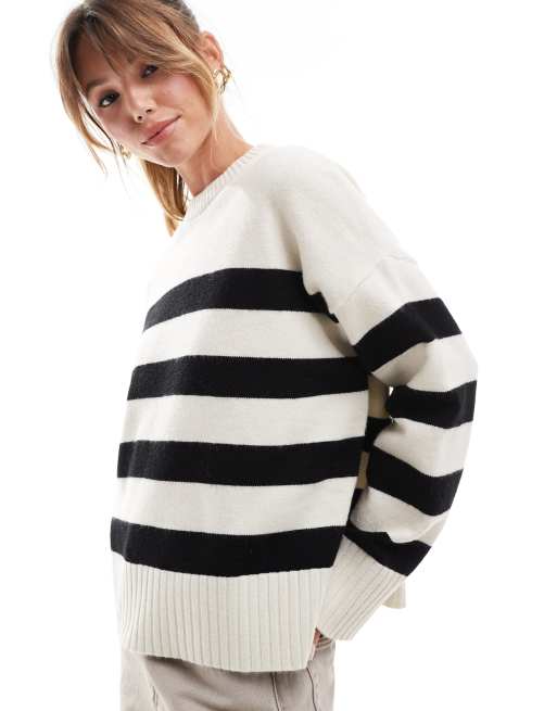 Bershka – Gruby sweter z okrągłym dekoltem w kolorze ecru w czarne paski