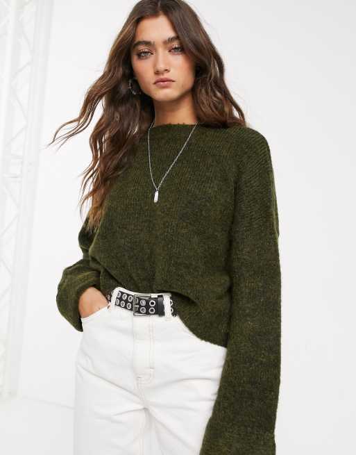 Bershka Grüner OversizePullover mit weiten Ärmeln