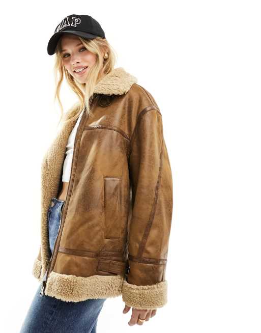 Bershka - Gyldenbrun chunky jakke i imiteret lammeskind