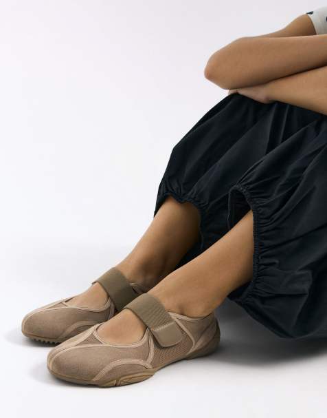 Bershka - Gyldenbrune flade ballerinaer i sporty stil - view 1