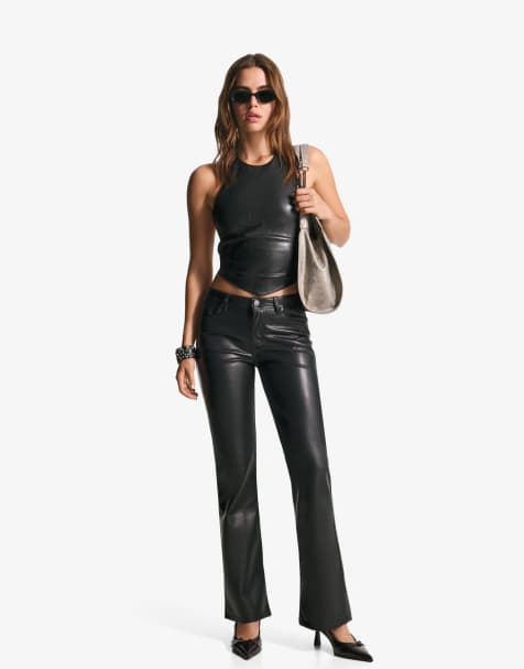 Bershka - Haltertop met leereffect in zwart - view 1