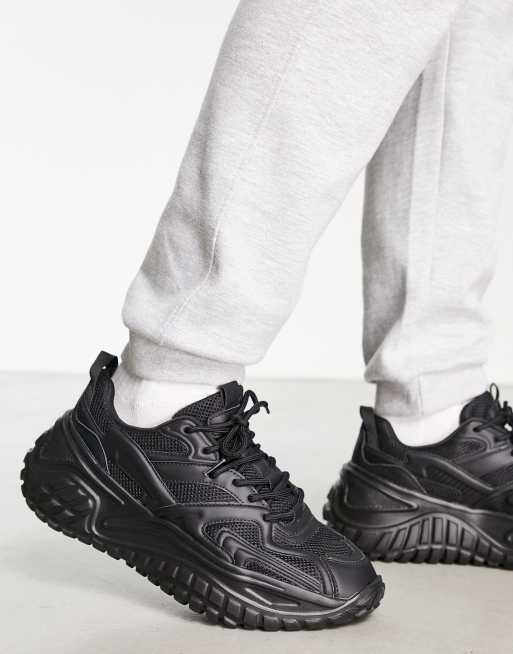 Bershka - Hardloopschoenen met veters en dikke in zwart | ASOS