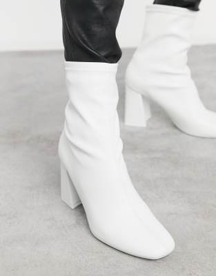 white boots bershka