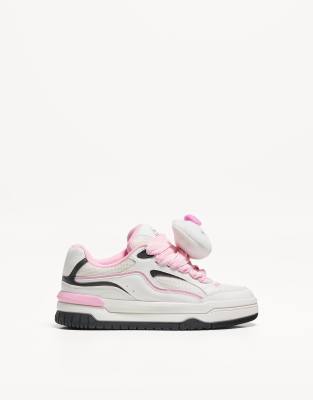 Bershka - Hello Kitty - Skater-Sneaker in Weiß