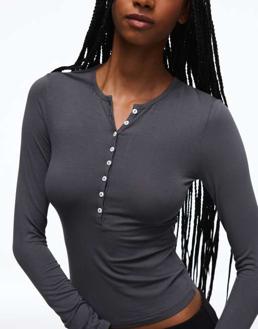 Bershka Henley long-sleeve t-shirt in washed grey, 2 of 5