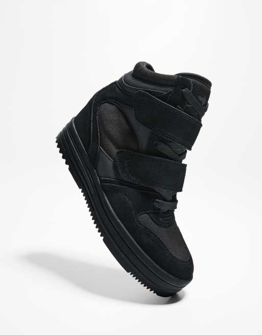 Bershka high top trainers with inner wedge in black , 3 of 5