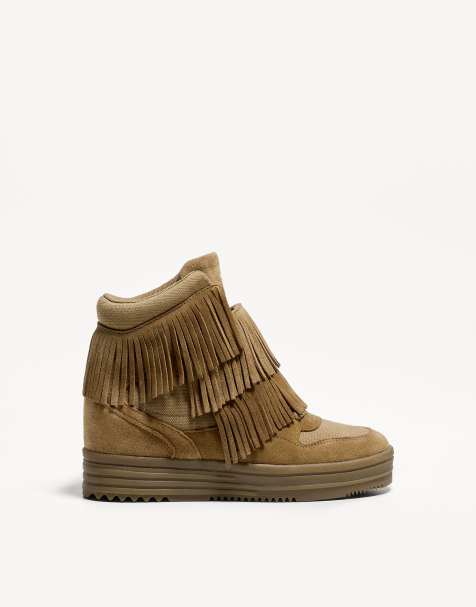 Bershka high top wedge trainers with fringing in tan - view 1