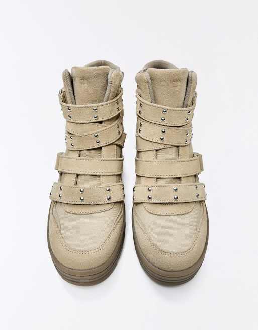 Bershka High-top wedge trainers with studs in tan, 6 of 7