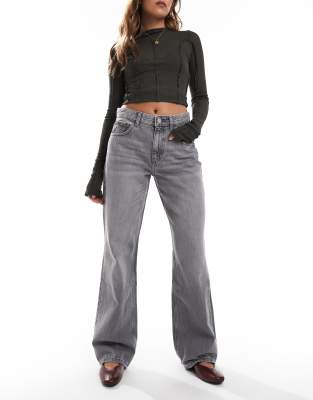 high waist 90s wide leg jeans in washed gray