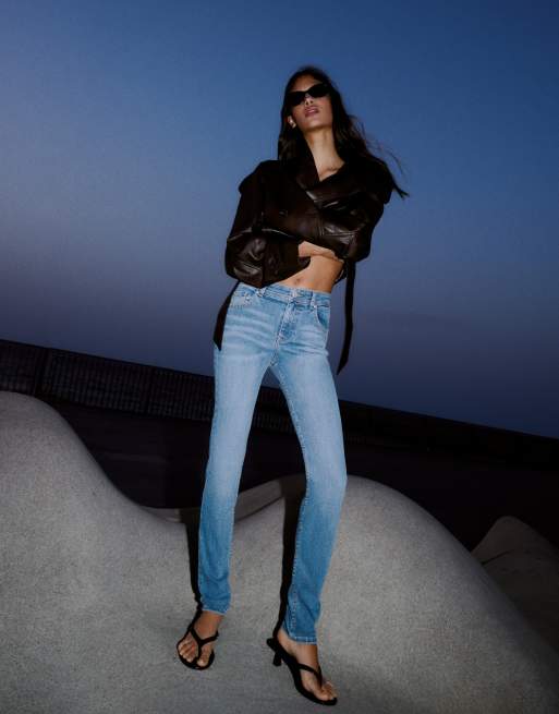 Bershka High-waist skinny jeans in mid blue, 2 of 5