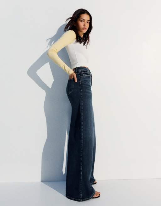 Bershka High-waist wide-leg jeans in denim blue, 2 of 5