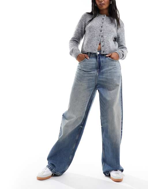 Women's Low-Rise Medium Wash Super Baggy Jeans