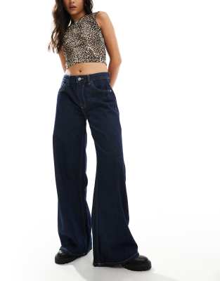 Bershka High Waisted Wide Leg Jeans In Dark Wash-blue