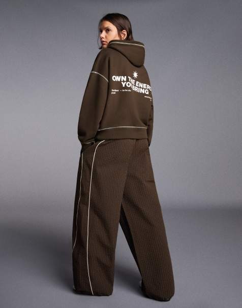 Bershka Hooded print sweatshirt in brown - view 1
