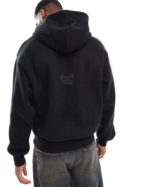 Bershka - Hoodie met print op de achterkant in zwart - view 1