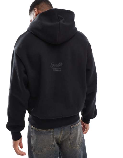 Bershka - Hoodie met print op de achterkant in zwart
