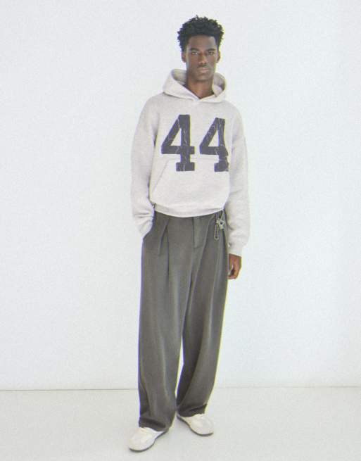Bershka Hoodie mit Washed-Effekt und Print in Hellgrau, 2 von 6