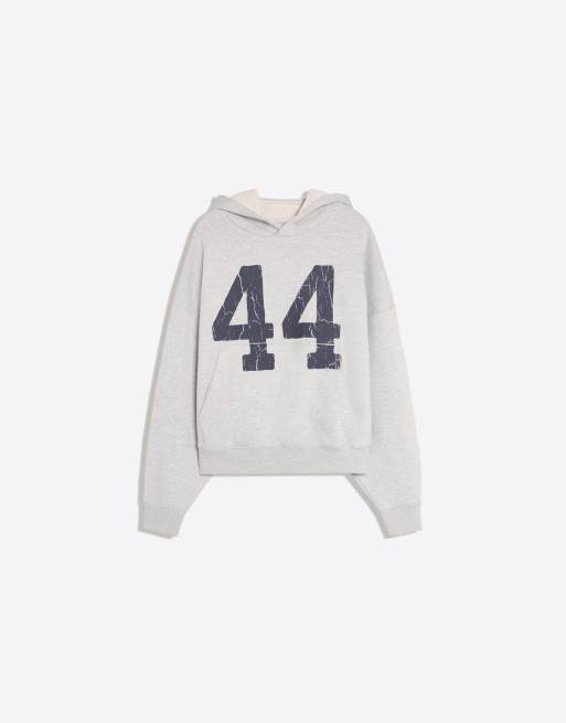 Bershka Hoodie mit Washed-Effekt und Print in Hellgrau, 5 von 6