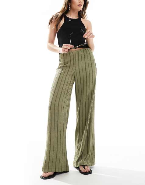 Bershka – Hose in Khaki gestreift mit Knitterstruktur und weitem Bein - view 1