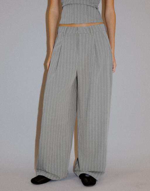 Bershka Hose mit Doppelgewebe und Abnähern in Grau, 4 von 5