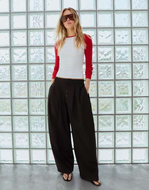 Bershka Hose mit seitlicher Falte in Schwarz - view 1
