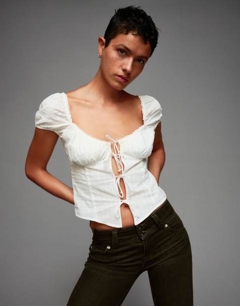 Bershka - Hvid og kortærmet bluse med tekstur og bindebånd - view 1