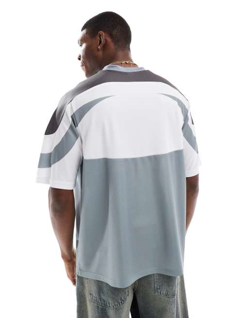 Bershka - Hvid og sporty T-shirt med blokfarve, 2 af 4