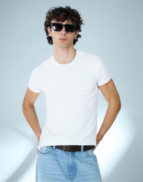 Bershka - Hvid T-shirt med korte opsmøgede ærmer - view 1