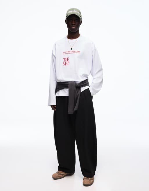 Bershka - Hvid T-shirt med lange ærmer og 'The Met'-print, 3 af 4