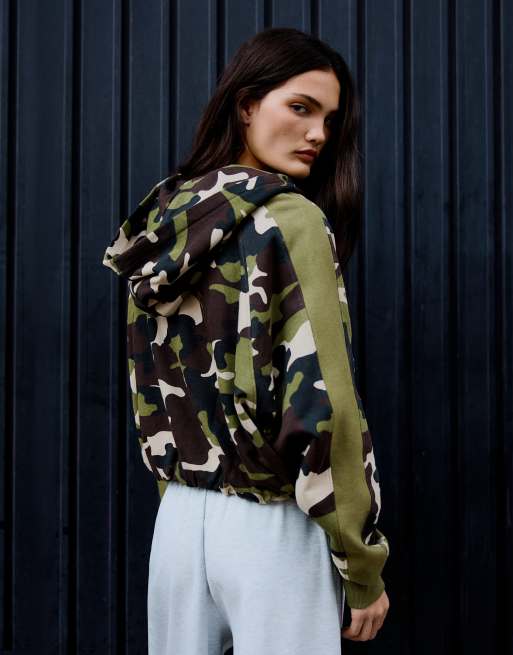 Bershka jack met capuchon en print in khaki, 3 van 6