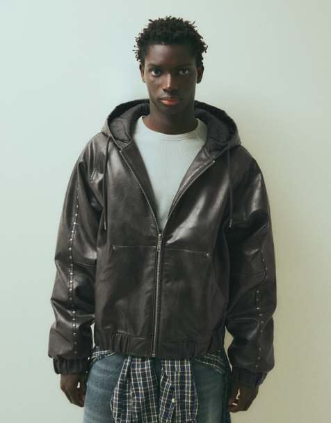 Bershka Jacke aus Kunstleder mit Nieten in verwaschenem Grau - view 1