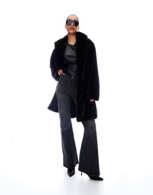 Bershka - Jacke aus Kunstpelz in Schwarz