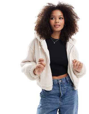 Bershka - Jacke aus Lammfellimitat in Ecru mit Kapuze-Neutral