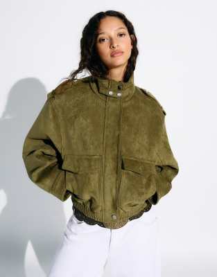 Bershka - Jacke aus Wildlederimitat in Khaki-Grün