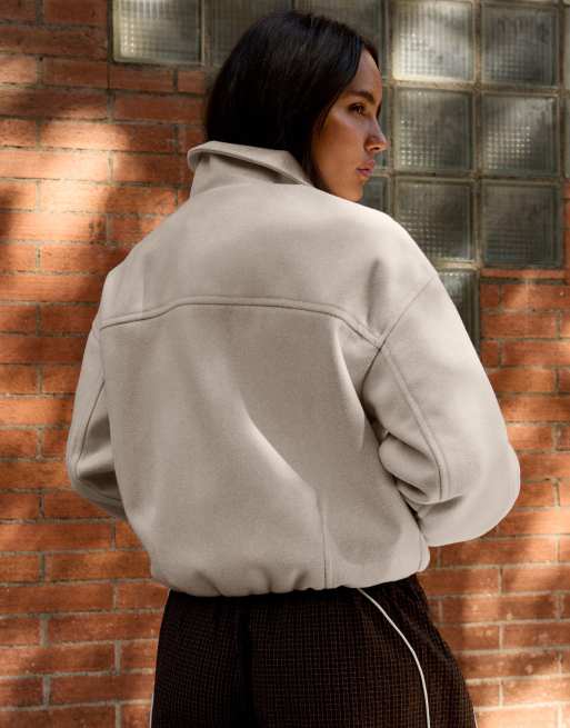 Bershka Jacke aus Wollmix mit gerafftem Saum in Ecru, 3 von 5